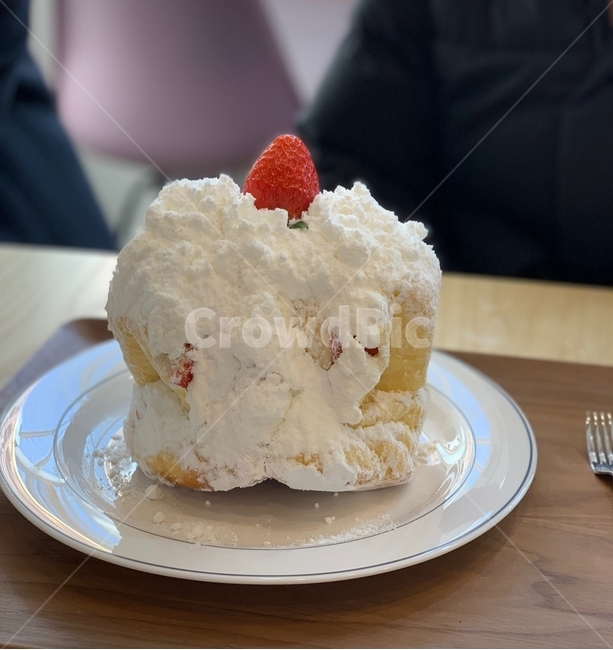 케이크,딸기케이크,딸기,음식,달콤한,달달한,빵,cake,strawberry,bread,음식,식재료,요리,food,cook,meal,dishes,food reserves,디저트,간식,후식,dessert,snack