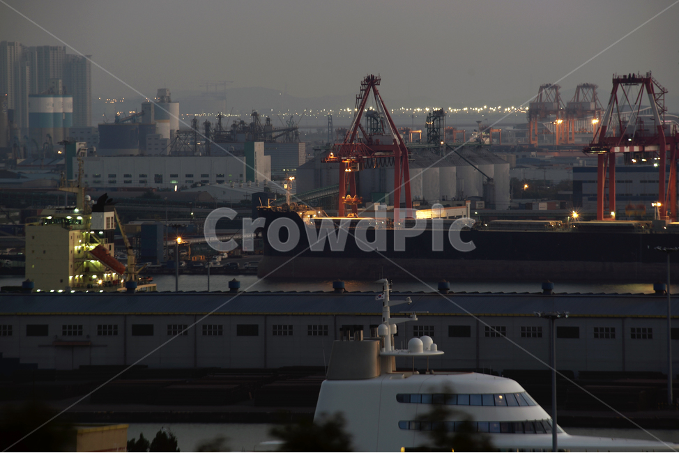 인천항,내항,여객터미널,인천,제1부두,야경,화물선,크레인,산업,industry,industrial