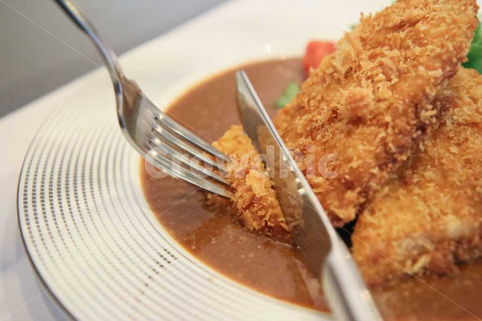 Curry,date,lunch,tableware,salad,fried food,eat out,plate,pork,pork cutlet,Emotion,cooking,Gyeongyang Restaurant,Pork cutlet curry,restaurant,menu,curry,dinner,food,fork,knife,Light Western food