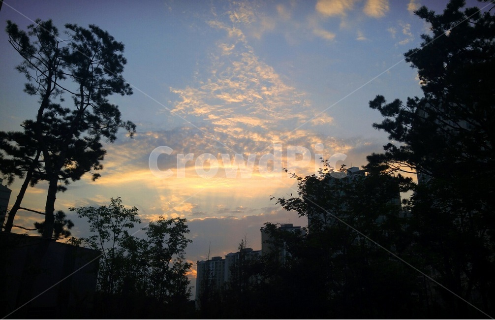nature,자연,옥외,sunlight,햇빛,sky,하늘,일몰,노을,황혼,sunset,황홀,신내림,구름,붉은하늘,redsky,특이한,신기한,빛