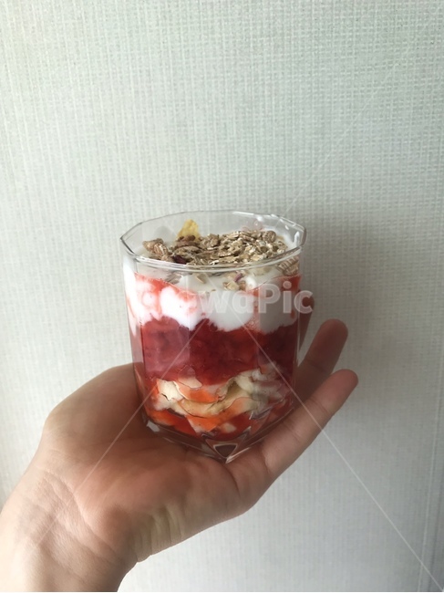 뮤즐리,요거트,딸기,홈카페,곡식,아침
