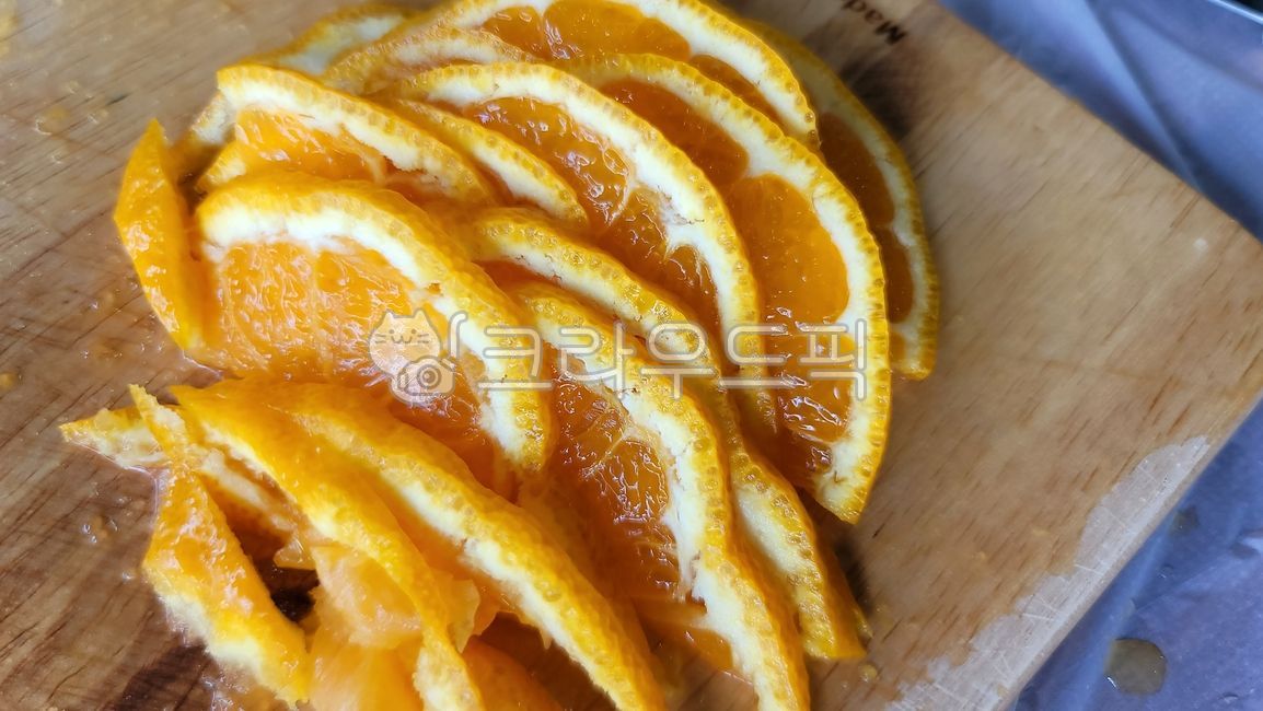 citrusfruit,감귤류과일,food,음식,주황색,orange,과일,fruit,한라봉,한라봉썰기,도마,과즙