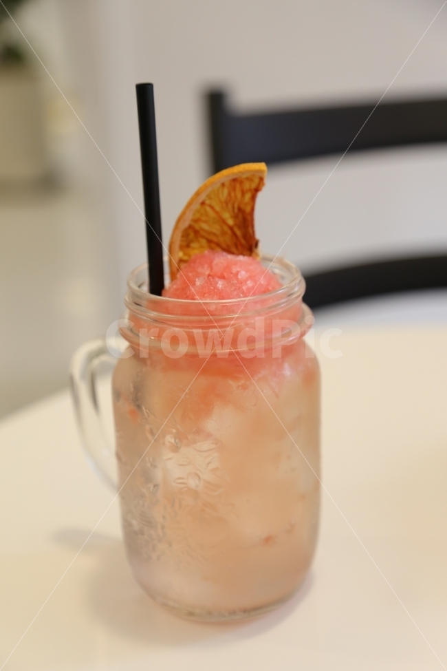 lovely,pink,ade,Berryade,cool,Quench your thirst,ice,A glass of aid,Pink Ade,straw,summer drink,ice drink,cafe,refreshing feeling,cafe drinks,dry fruits
