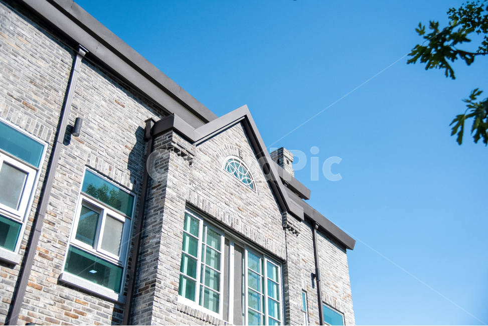 파란하늘,건물,벽돌,창문,건축물,건축물,건물외관,exterior,building,structure,architecture,construction