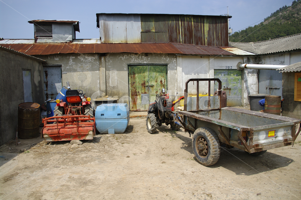집,시골,농촌,기계,농기계,문,시골,마을,풍경,landscape,country,rural,town,건축물,건물외관,exterior,building,structure,architecture,construction