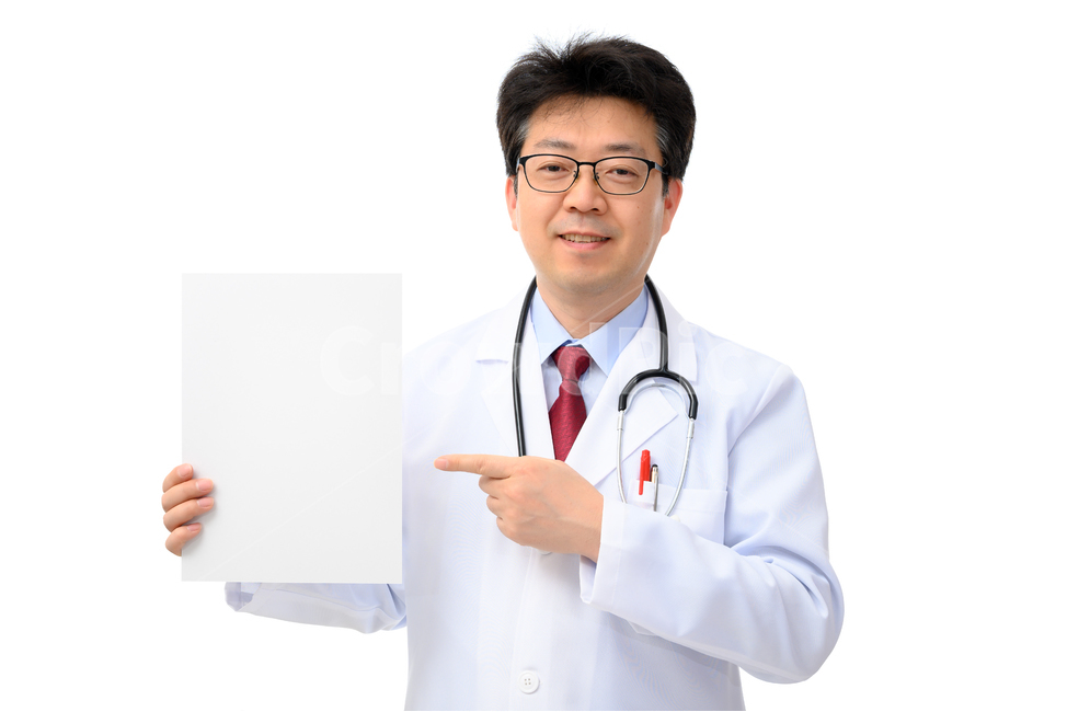 blank,Nukki,white background,Asian,White space,space,healthcare,gown,chinese,uniform,copy space,gap,alarm,advertisement,4050 years old,man,panel,hospital,stethoscope,bean,1 person,smiling,expression,Medical treatment,health,notice board,middle aged,messag