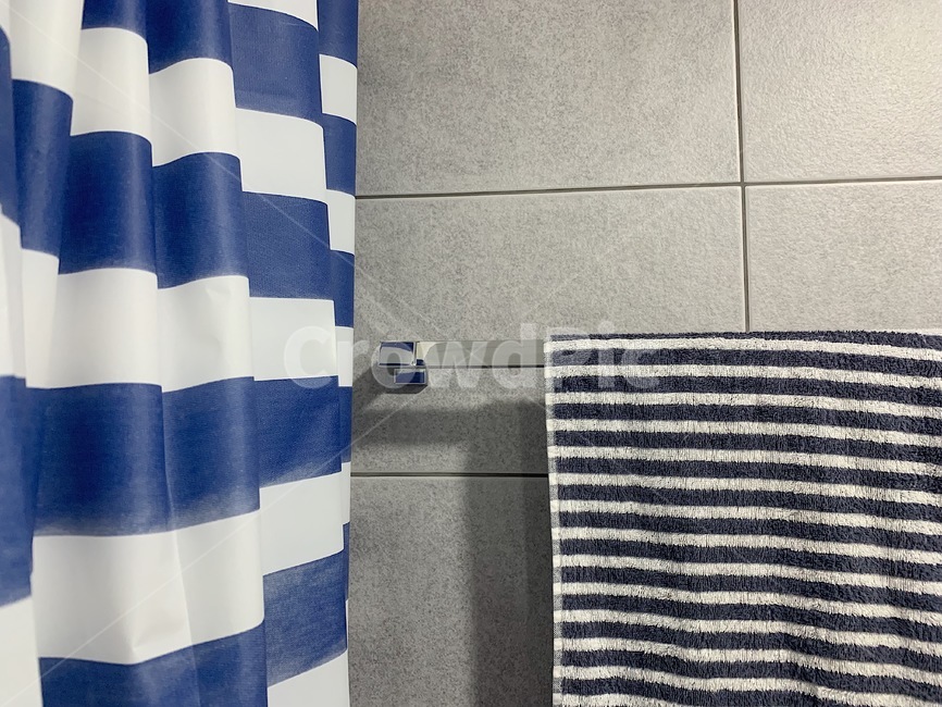 파란색,줄무늬,파란줄무늬,수건,화장실,욕실