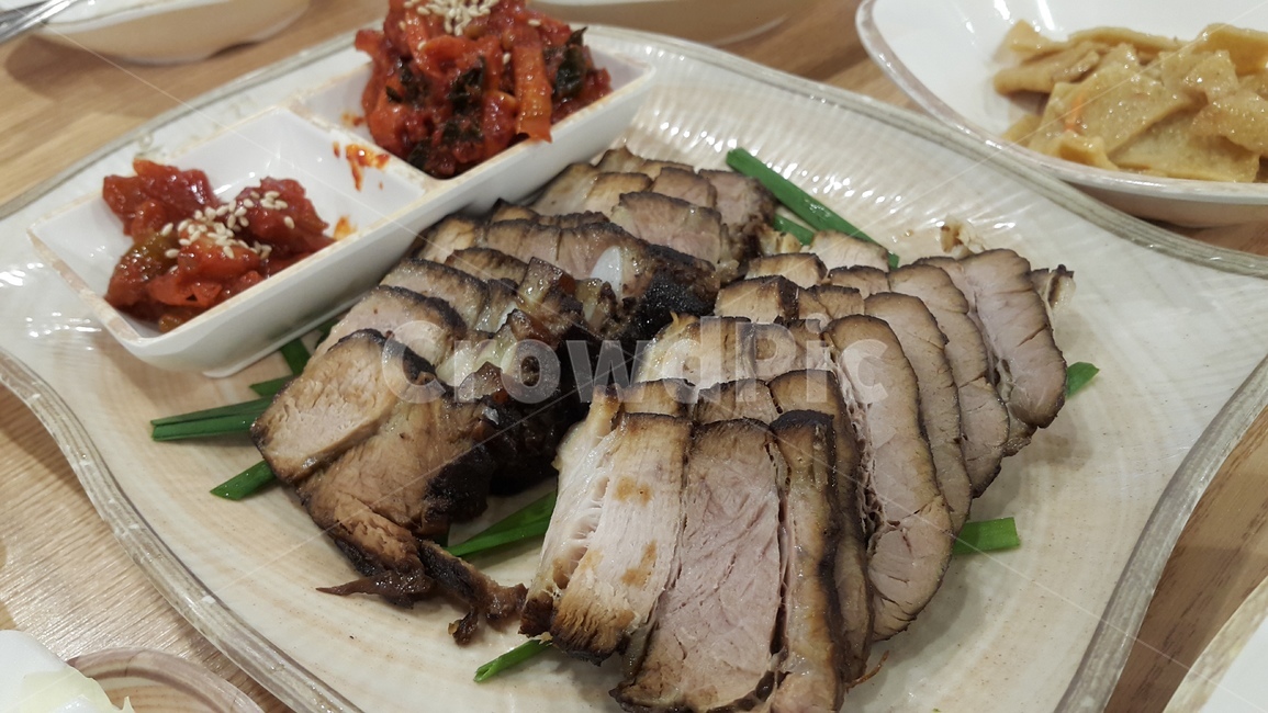 보쌈,돼지고기,수육,고기,술안주,막걸리안주