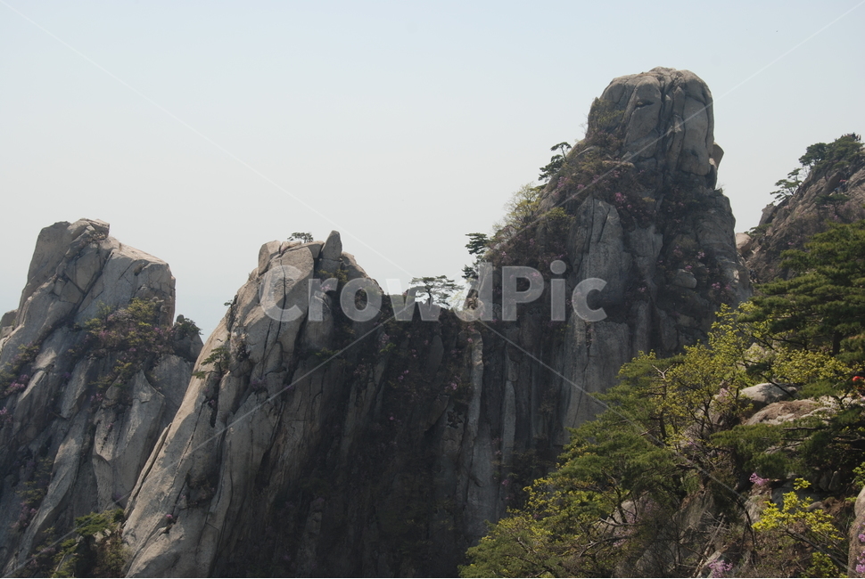 산,mountain,spring,sky,hikingtrail,자연,풍경,nature,landscape,outdoors,옥외,cliff,낭떠러지