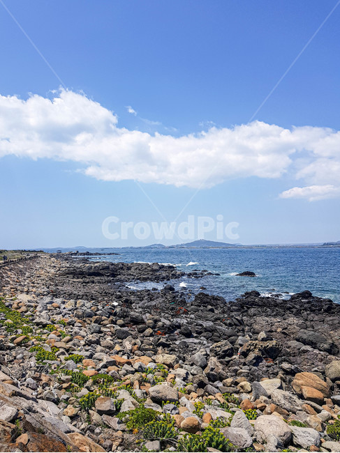 힐링,자연,푸른,경치,구름,하늘,휴식,풍경,nature,제주도,제주,jeju,감성,emotion,landscape,scenery,blue,rest,healing,sky,cloud,파도,wave,바다,sea,돌,rock,맑음,sunny,자연,풍경,nature,landscape,한국자연풍경,한국자연경관,korea nature landscape,제주도,jeju,jeju island,ground,바닥,dirt road,흙길,gravel,자갈,road,도로,rubble,파편