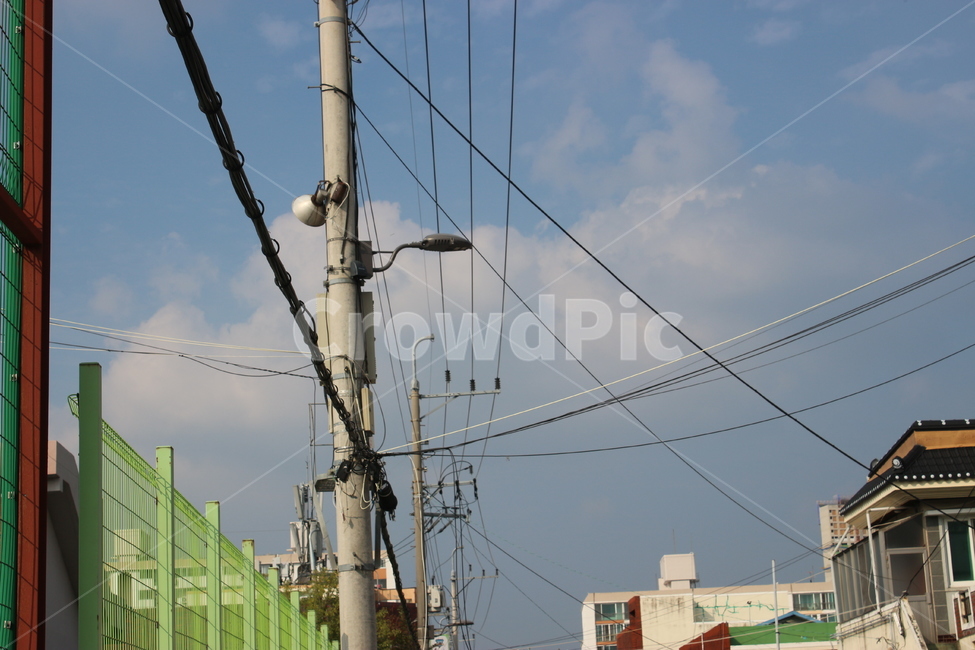 전신주,utilitypole,nature,자연,outdoors,옥외,전봇대,전봇줄,줄,하늘,구름,에너지산업,energy industry