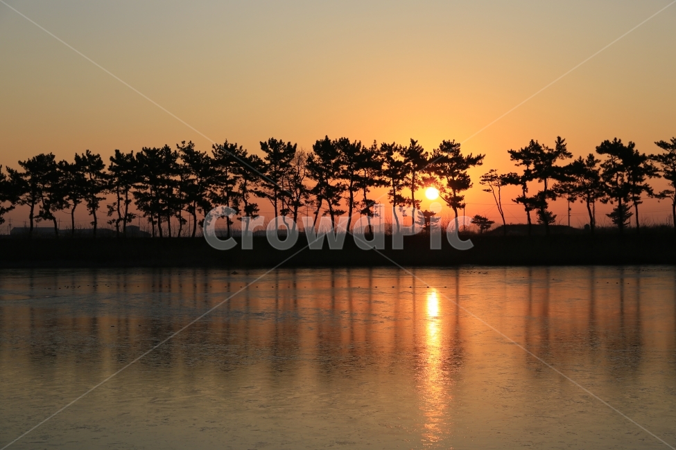 풍경,일출,여명,계화도,하늘,sunrise,반영,자연,풍경,nature,landscape,outdoors,옥외,dusk,황혼,dawn,새벽,red sky,붉은 하늘,sky,sunset,일몰