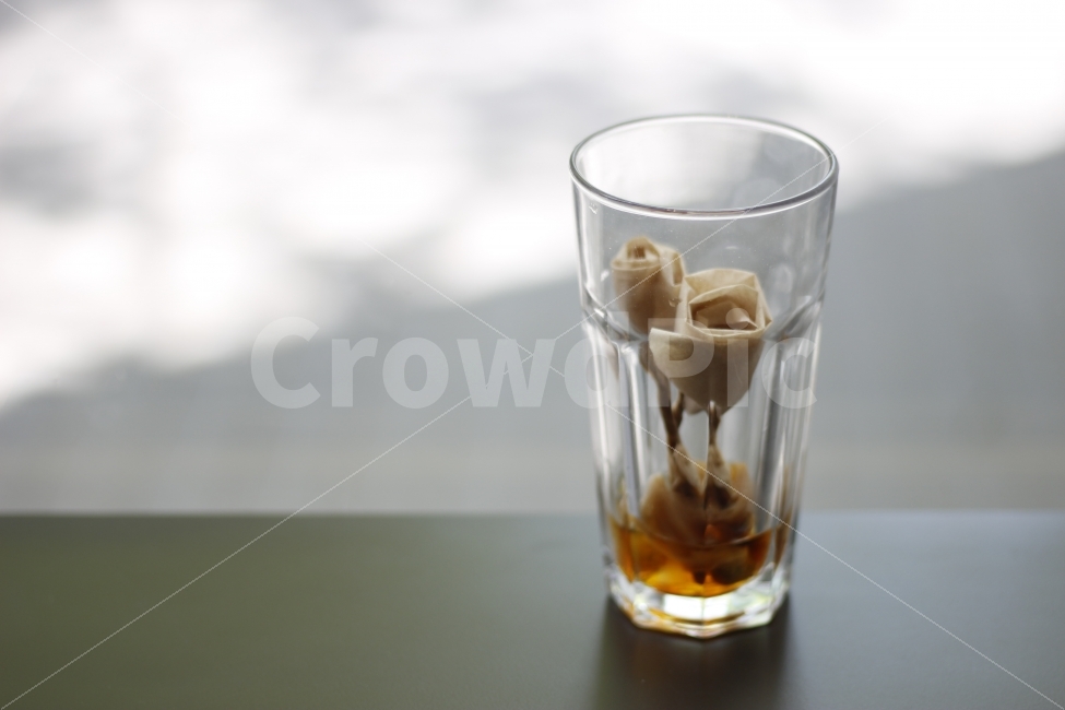 장미,꽃,종이접기,냅킨,휴지,flower,rose,coffee,cafe,dessert,food,beverage,커피,카페,드립커피,음료,아메리카노,바리스타,barista,사물,물건,오브젝트,thing,object,matter