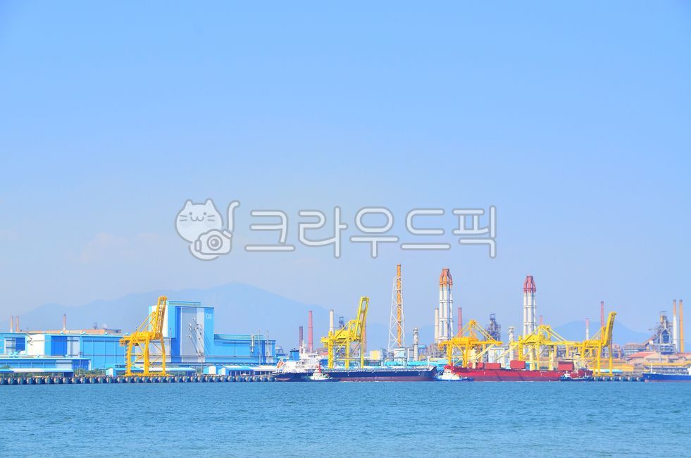industrial facility,chemical complex,ship,building,cloud,shipping,complex,manufacturing,pipe,huge,unloading,cargo,export,sky,crane,shipment,manufacturing industry,metal,equipment,loading,Chimney,water,steel frame,port,petrochemical,machinery,cargo ship,bl