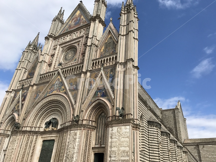 Duomo,gothic style,Duomo Cathedral,Italy,building,Orvieto Duomo Cathedral,Orvieto,architecture