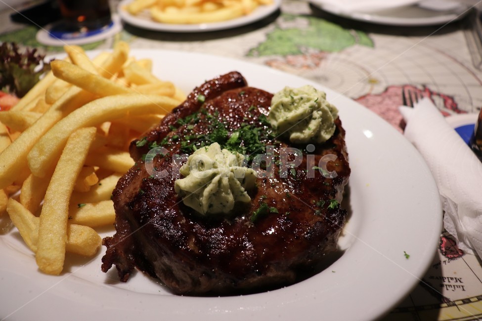 스테이크,감자튀김,음식,steak,맛집
