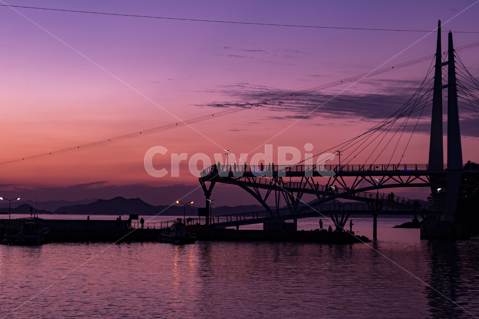 다리,바다,노을,석양,일몰,교각,하늘,자연,풍경,야경,밤,풍경,nightscape,night,landscape,실루엣,그림자,silhouette,shadow