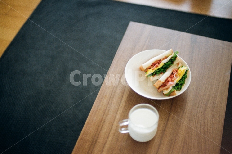 샌드위치,브런치,아침식사,필름사진,필름카메라,음식,식재료,요리,food,cook,meal,dishes,food reserves,아침식사,조식,브런치,breakfast,brunch,감성,sensible,feeling