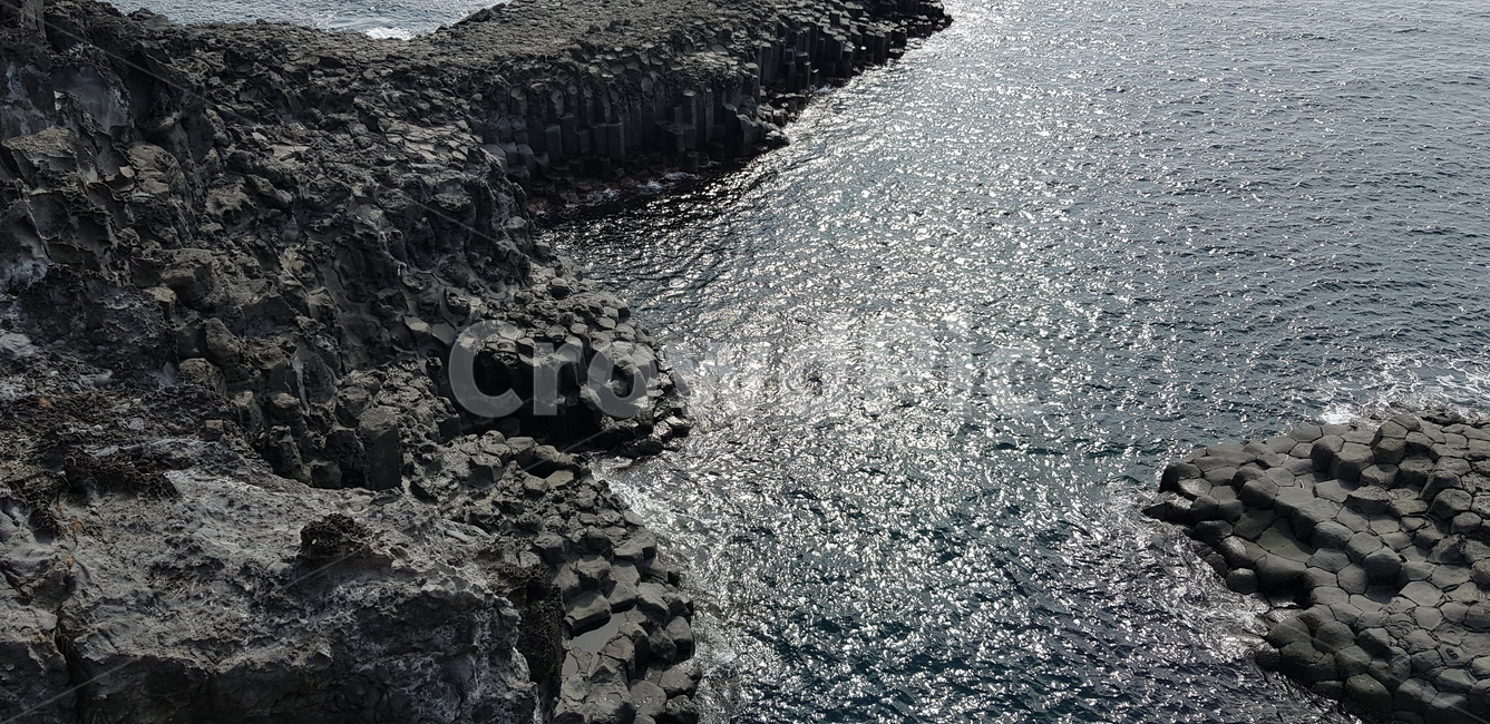 sea,바다,물,outdoors,water,옥외,ocean,대양,nature,자연,shoreline,해안선,land,나라,promontory,곶