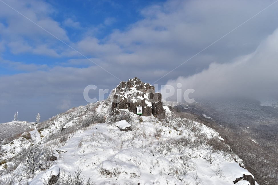 무등산,국립공원,풍경,힐링,산행,설경,상고대,서리꽃,서석대,입석대,안양산,백마능선,장불재,증심사,중봉,중머리재,천왕봉,지왕봉,Korea,National,Park,눈풍경,등산,주상절리,판타스틱,겨울왕국,겨울,지질공원,인왕봉,천지인,설국,2018년,1월,눈꽃,파란하늘,트레킹,winter,landscape,감성,아름다운,황홀한,장관,비경,선경,최고,겨울,계절,winter,season,자연,풍경,nature,landscape,한국자연풍경,한국자연경관,korea nature landscape,outdoors,옥외,mountain,산,mountain range,산맥,ice,얼음