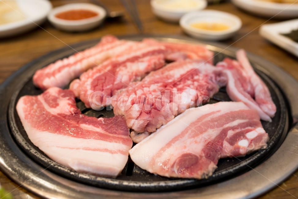 육류,한식,삼겹살,돼지고기,바베큐,구이,음식사진,삼겹살구이,koreanfood,southkorea,koreanbarbaque,barbaque,돼지고기요리,요리,요리사진,생고기,정육점,정육,고기,돼지요리,음식,한식사진,불고기,육회,벌집,벌집삼겹살,칼집삼겹살,싱싱한,빨강,맛있는,고기집,음식점,불판,그릴,항정상,목살,안창살,오겹살,갈매기살,매크로사진,접사,레시피,전통,전통요리,뒷고기,음식,식재료,요리,food,cook,meal,dishes,food reserves,육류,고기,meat,한식,한국음식,한국요리,korean food,korean dishes,korean meal,korean cook