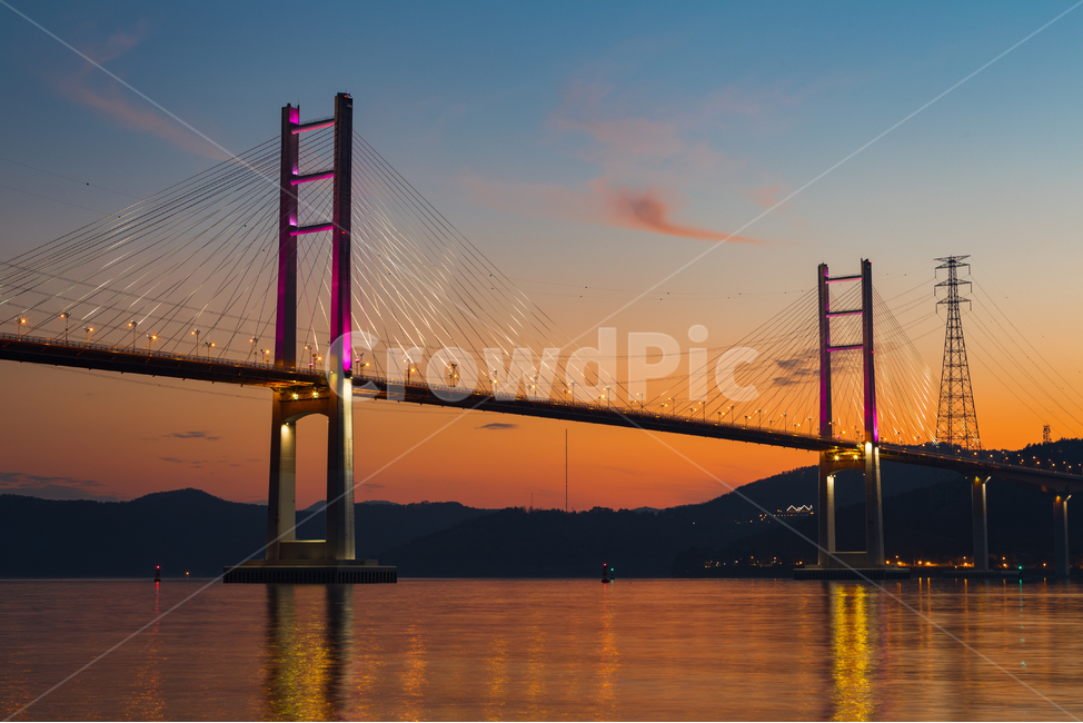 bridge,자연,노을,일몰,석양,바다,다리,대교,마창대교,매직아워,하늘,건축물,건물외관,exterior,building,structure,architecture,construction