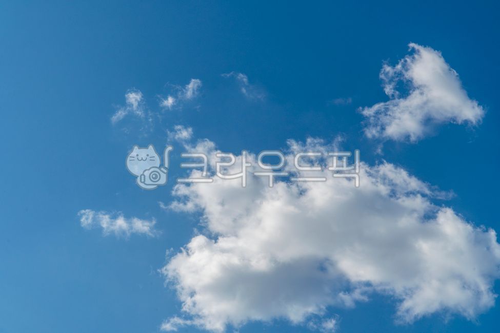 cloud,sky,blue,nature,background,weather,clear,puffy clouds,clouds,heaven