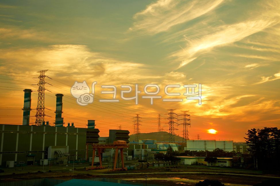 chimney,national industrial complex,industrialcomplex,factoryzone,backlight,Factory,industry,foreground,skyminister,factory area,nationalindustrialcomplex,Dangjingun,bugokmyeon,steel tower,Bugokmyeon,dangjingun,Korea,energy,architecture,sky,powerlines,fac