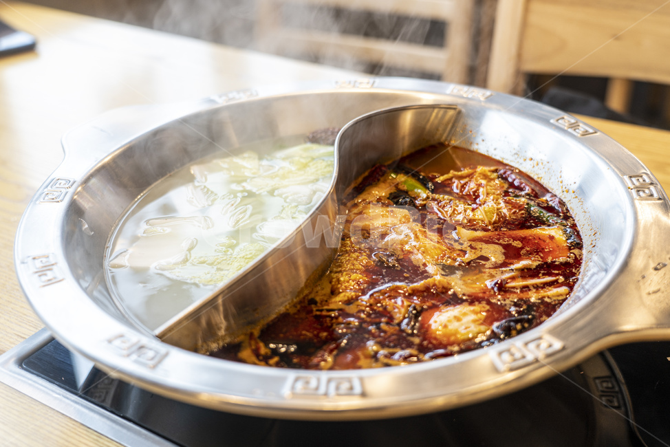 샤브샤브,훠궈,마라탕,홍탕,사천음식,중국음식,meal,stew,스튜,식사,food,bowl,사발,음식,dish,요리,음식,식재료,요리,food,cook,meal,dishes,food reserves,중식,중국음식,중화요리,chinese food,chinese dishes,chinese meal,chinese cook