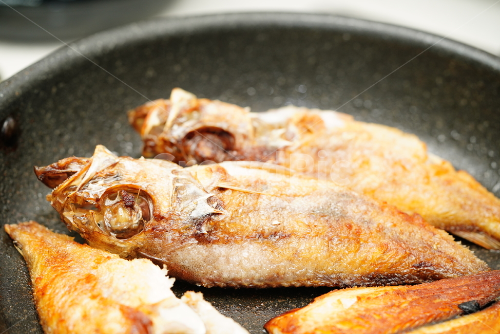 생선,반찬,안주,먹거리,음식,푸드,fish,구이,요리,후라이팬,식사,food,집밥,수산물,해산물,fishery products,seafood