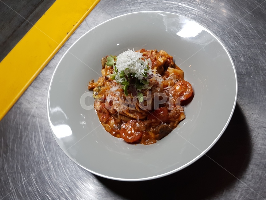 파스타,회색접시,토마토파스타,스파게티니,새우파스타,gray,접시,dish,plate,음식,식재료,요리,food,cook,meal,dishes,food reserves,면류,면요리,noodles,양식,서양음식,서양요리,western food,western dishes,western meal,western cook