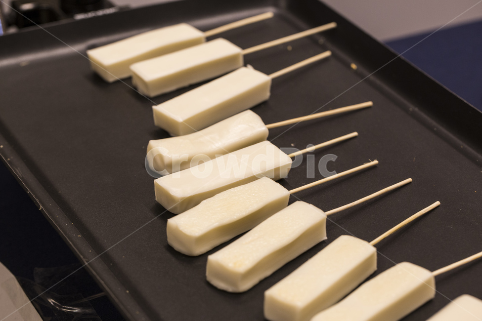 치즈,구운치즈,우유,응고,발효,식품,단백질,막대,프라이팬,디저트,간식,후식,dessert,snack