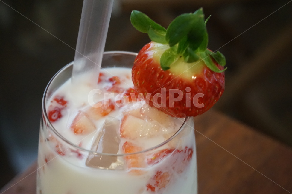 카페,일상,딸기,딸기음료,딸기우유,음료수,drink,beverage