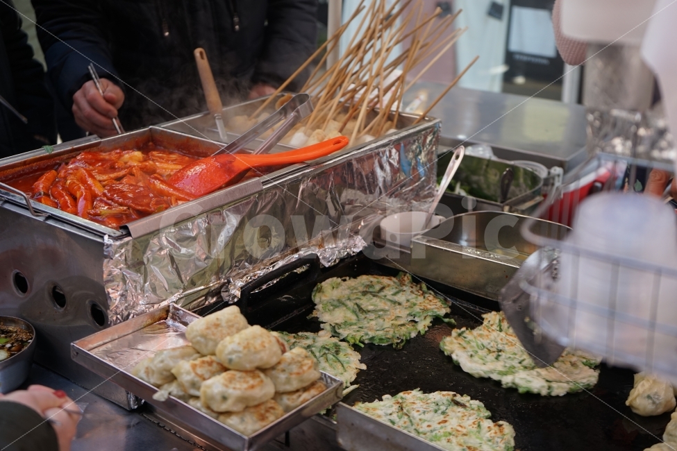 부산,깡통시장,떡볶이,물떡,파전,시장,마트,마켓,market,mart,market place,음식,식재료,요리,food,cook,meal,dishes,food reserves,디저트,간식,후식,dessert,snack