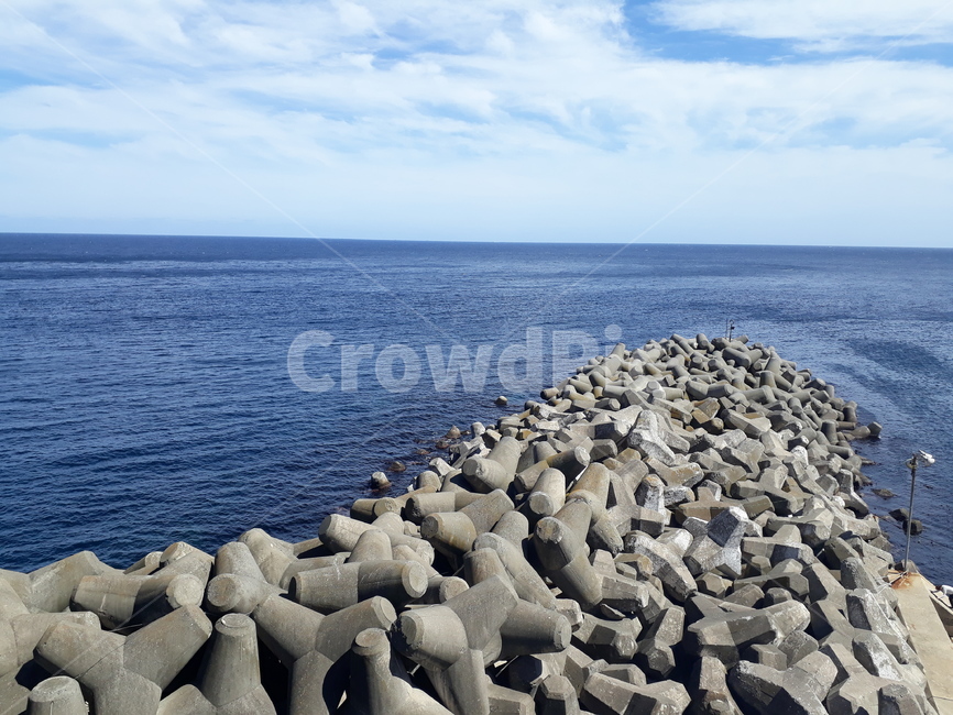 바다,하늘,방파제,푸른,여름,돌,지평선,날씨좋은,울릉도,맑은,구름,sea,seawall,waterbreak,blue,summer,stone,horizon,sky,cloud