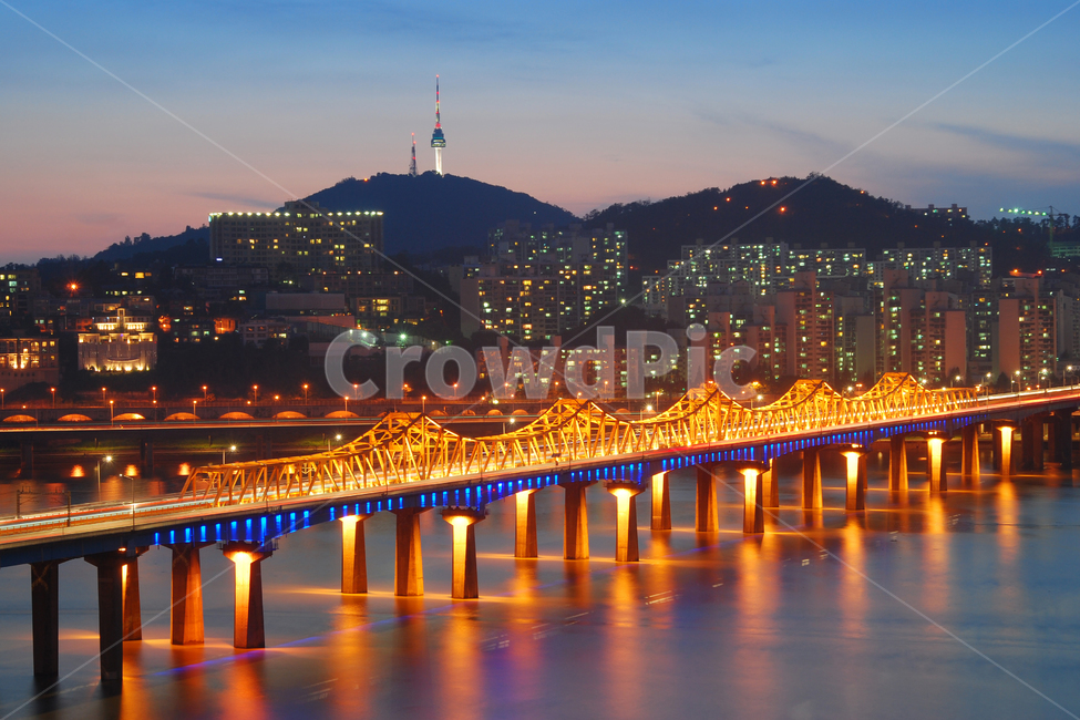 동호대교,한강,남산타워,서울타워,남산,타워,서울,한국,다리,대교,교량,풍경,노을,야경,하늘,불빛,조명,강,물,아파트,강변,한강변,건물,산,야경,밤,풍경,nightscape,night,landscape,도시,city,한국도시풍경,한국도시경관,korea cityscape,water,waterfront,워터 프론트,port,포트,pier,교각,bridge,building
