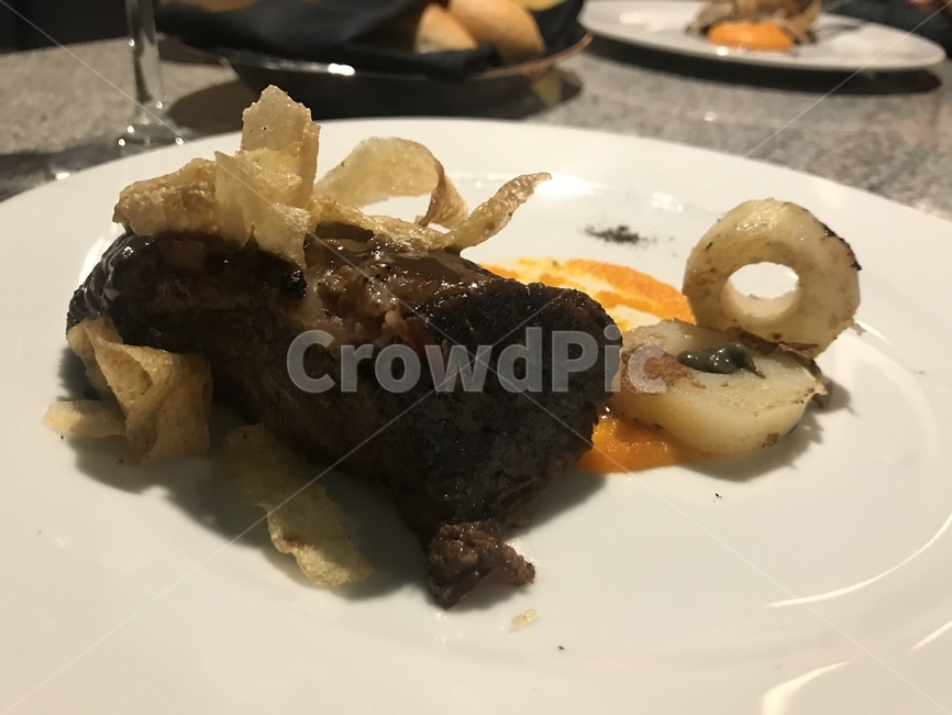 소고기,송아지,요리,스테이크,steak,food,음식,식재료,요리,food,cook,meal,dishes,food reserves,양식,서양음식,서양요리,western food,western dishes,western meal,western cook