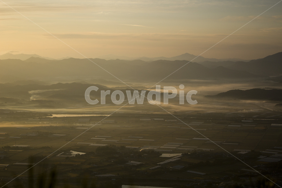 landscape,경치,nature,자연,outdoors,옥외,scenery,풍경,aerialview,조감도,flare,플레어,light,빛,새벽,산,농촌,안개,구름