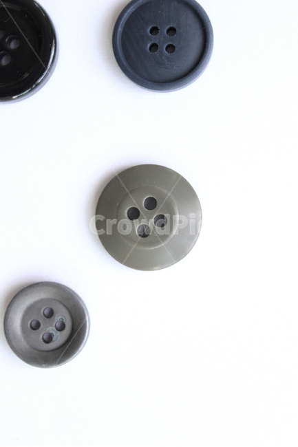 top view,clothes repair,black,white background,circular,top angle,grey,button,sewing tool,material,circle,object