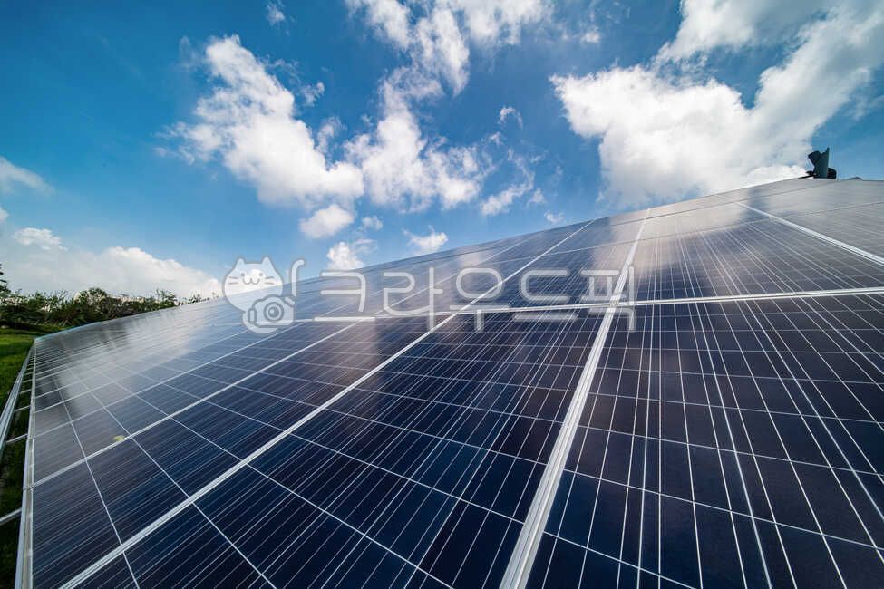 태양광,전지판,대체에너지,패널,태양에너지,재생에너지,신재생,지열판,기술,실외,파란색,전기에너지,햇빛,지붕,하늘,솔라,구름낀,태양전지판,흐림,흐린,산업,구름,그린에너지,환경,경고,구름가득,파워,친환경,녹색,맑은,파란,푸른