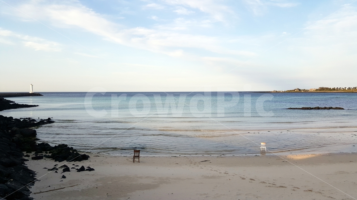 바다,의자,발자국,바다풍경,하얀검정,자연,풍경,nature,landscape,해변,바다,beach,sea,water,물,ocean,대양,outdoors,옥외,shoreline,해안선,바닷가,coast,연안