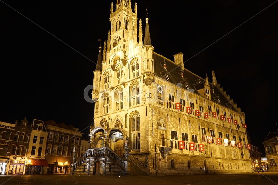 가우다,gouda,시청,유럽건물,네덜란드건물,야경,밤,풍경,nightscape,night,landscape,랜드마크,landmark,tourist attraction,해외,외국,세계,foreign,oversea,world,세계랜드마크,해외랜드마크,외국랜드마크,world landmark,world tourist attraction,건축물,건물외관,exterior,building,structure,architecture,construction,urban,어반,city,시티,downtown,도심,건물,town,도시,steeple,뾰족한 탑,tower,탑,spire,첨탑