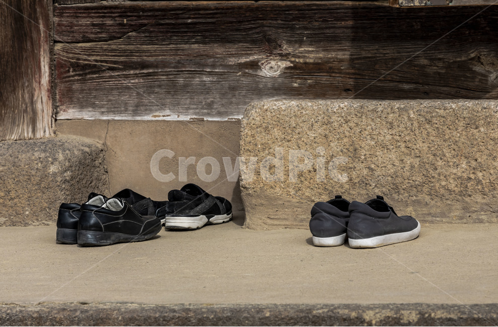 구두,신발류,shoe,footwear,디딤돌,감성,전통건축물