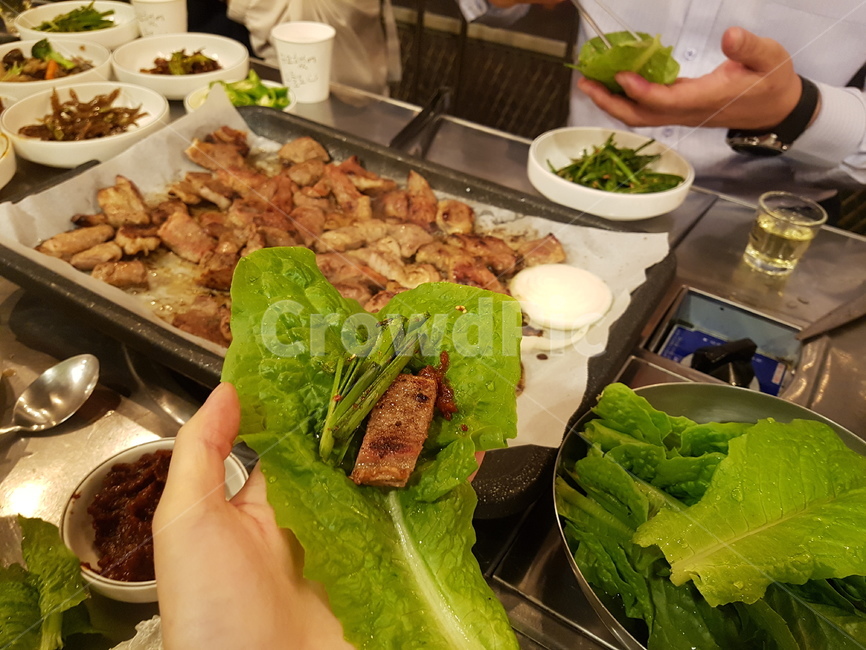 식당,회식,삼겹살,고기,상추쌈