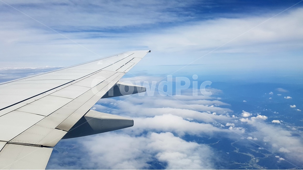 하늘,구름,비행기,여행,창공,배경,자연,여행,휴가,traveling,vacation,trip,교통,교통수단,traffic,transportation,aircraft,항공기,airplane,vehicle,차량,outdoors,옥외,azure sky,푸른 하늘,nature,sky