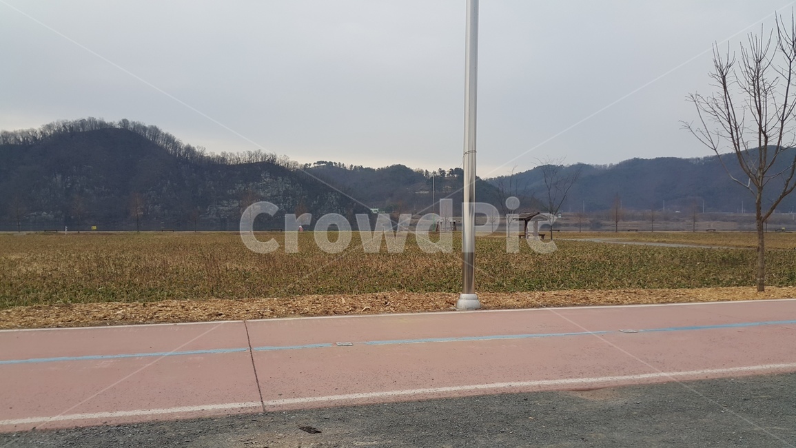 자전거길,풍경,시골밭,산,오두막,기둥