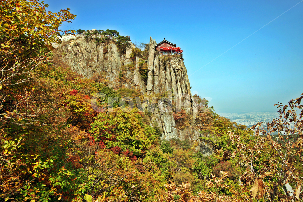 연주대,관악산,연주봉,가을,단풍,가을,계절,fall,autumn,season,자연,풍경,nature,landscape,한국자연풍경,한국자연경관,korea nature landscape,cliff,낭떠러지,outdoors,옥외