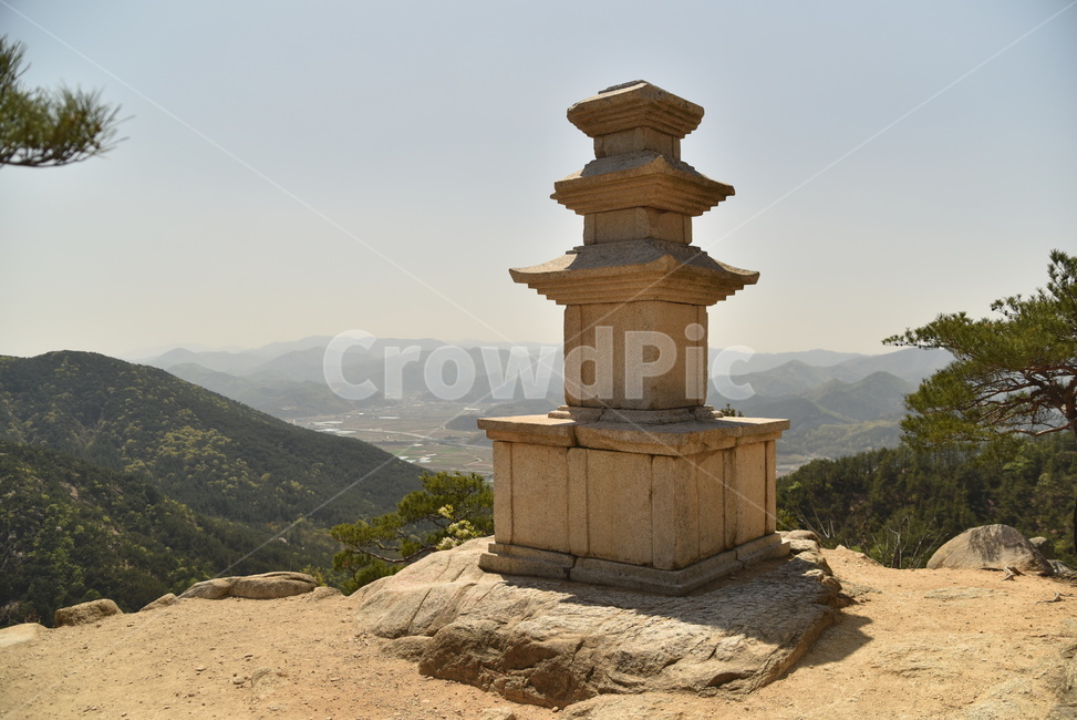삼층석탑,통일신라,용자사지,경주,남산,석탑,석조,기념물,자연,보물,문화재