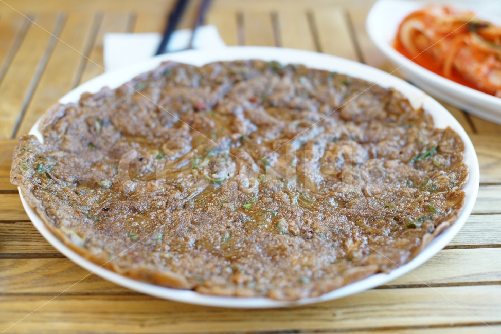 부침개,전,도토리전,민속촌,김치,음식,식재료,요리,food,cook,meal,dishes,food reserves,육류,고기,meat,한식,한국음식,한국요리,korean food,korean dishes,korean meal,korean cook