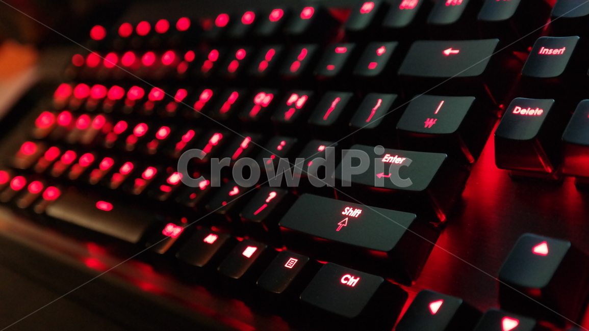 전자제품,컴퓨터키보드,keyboard,컴퓨터하드웨어,컴퓨터,하드웨어,기계식,빨간색,red,정보통신기술,전자기기,전자제품,it,information,technology,electronic equipment,사물,물건,오브젝트,thing,object,matter